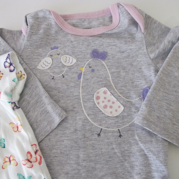 Bundle of 2 Carter's Onesie's Infant Baby Size 6 months GUC - Picture 2 of 4